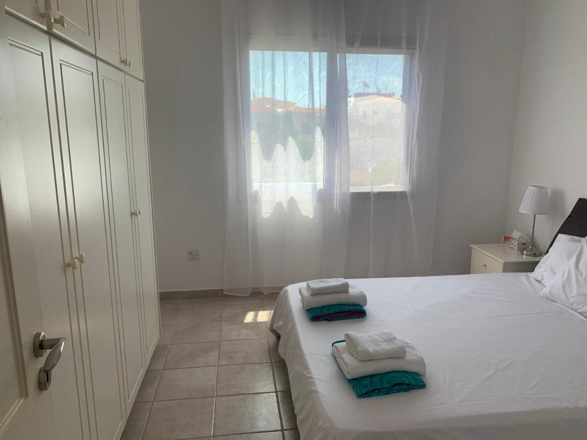 Kings Palace - Stylish, Modern 2 Bed With Sea Views Paphos