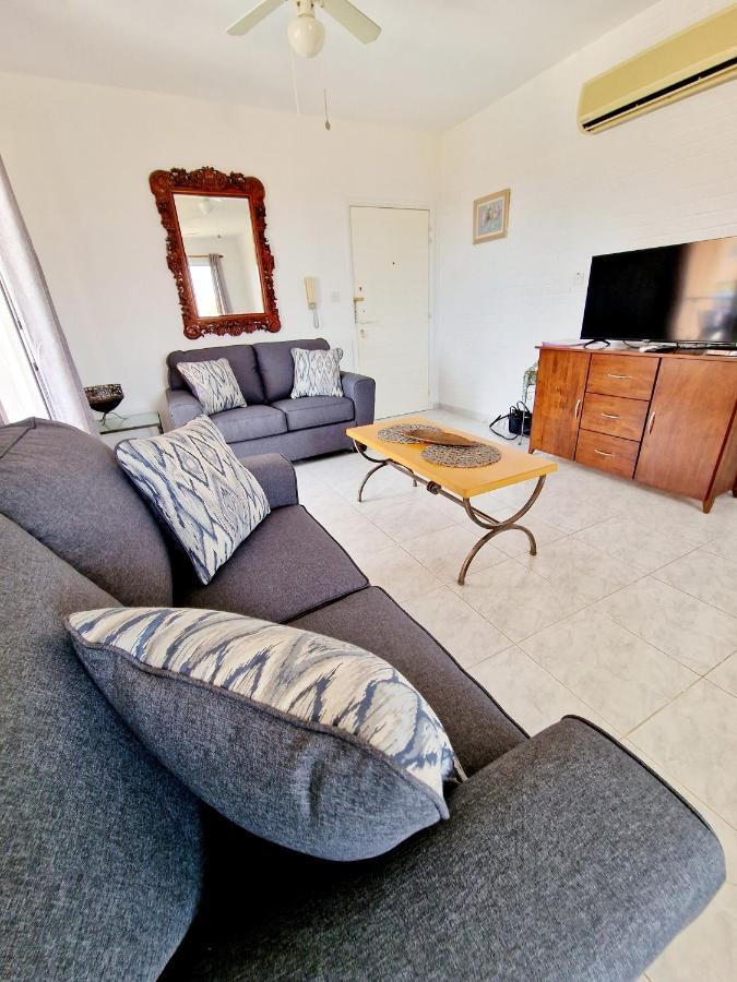 Emma's Place, 2 Bedroom With Pool View Apartment Paphos