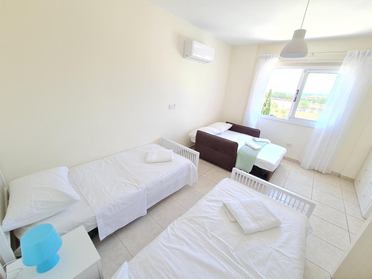 Apartment Stunning Views' With Pool Paphos
