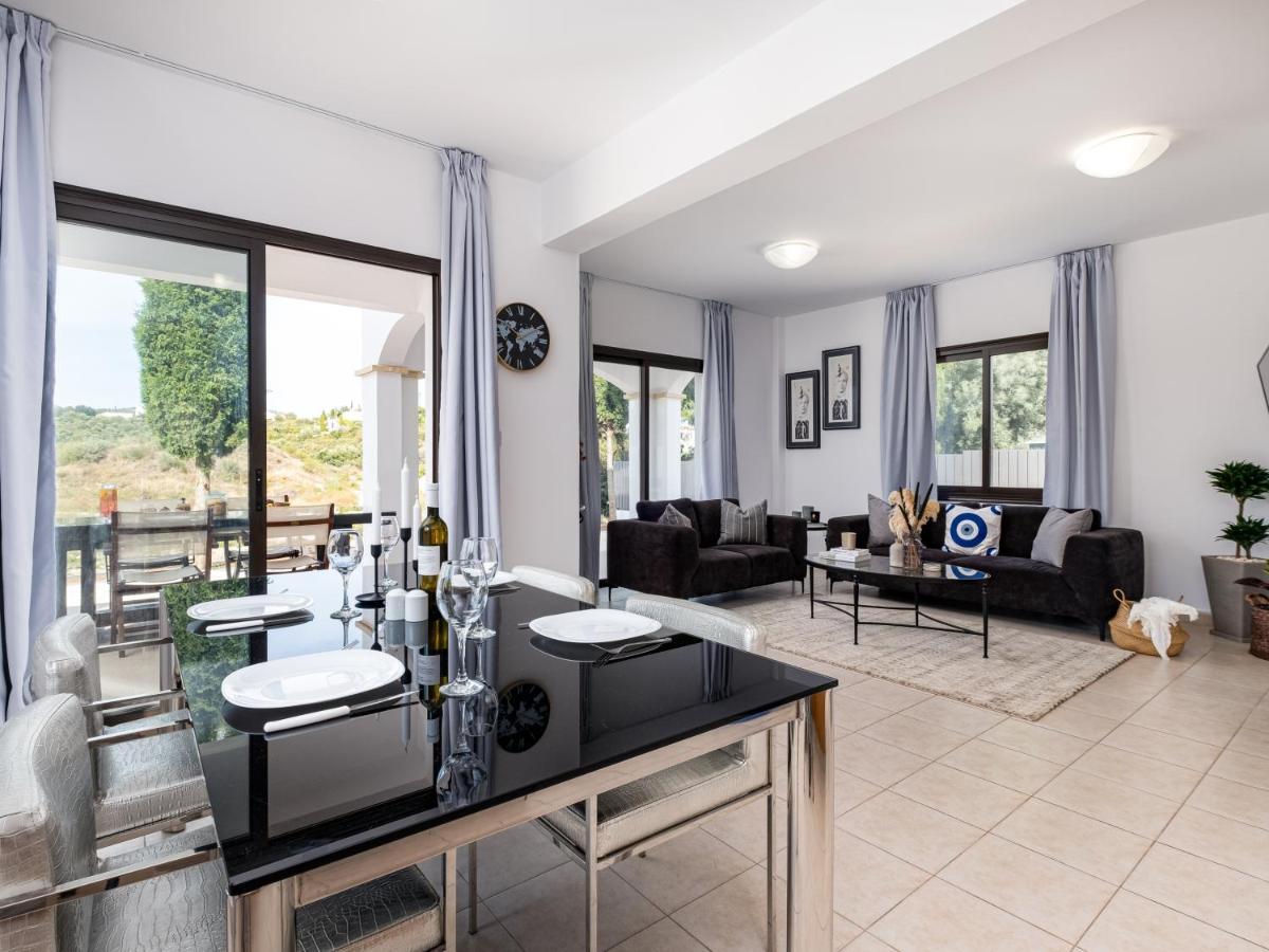 Sunny Paradise Luxury With Pool & Hot Tub Villa *