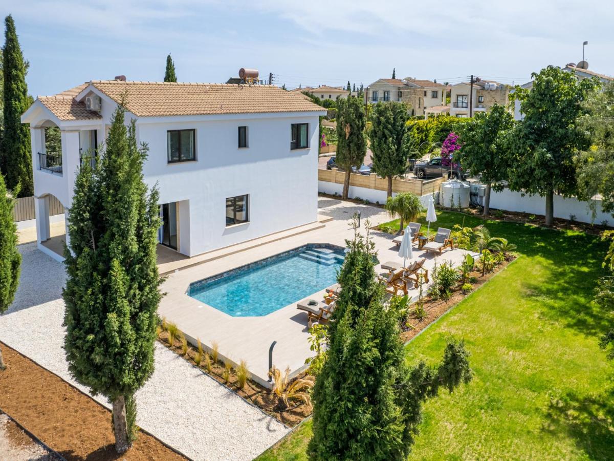 Sunny Paradise Luxury With Pool & Hot Tub Villa *