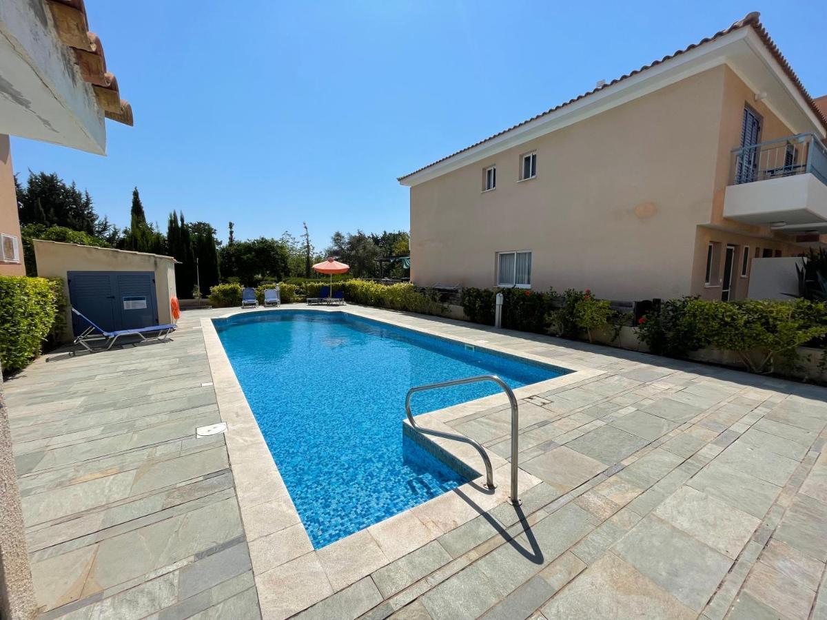Iris Village Grand Apartment *