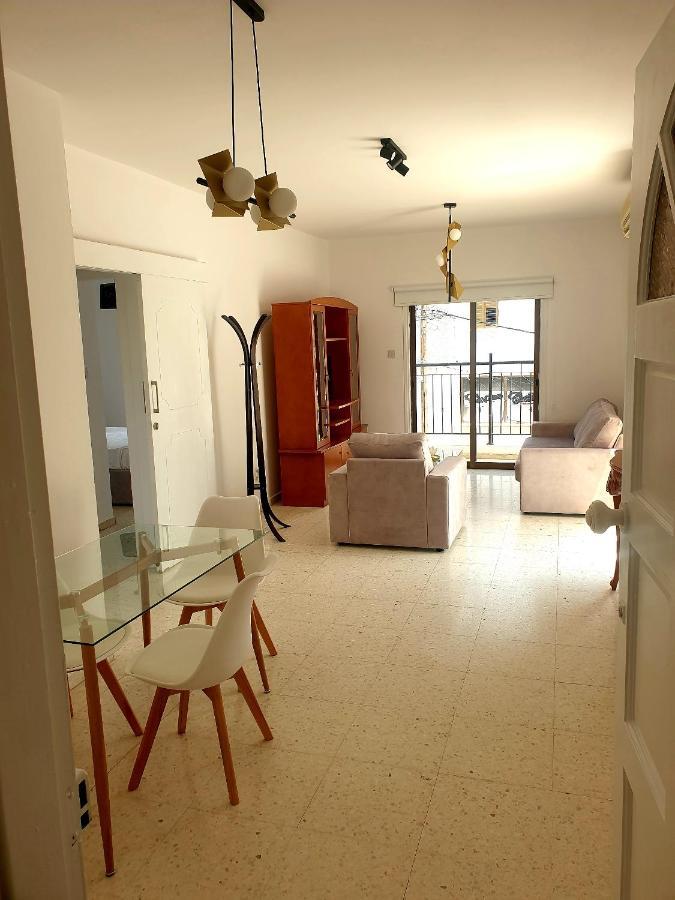 Apartment Spacious 2 Bedroom Near Mall -internet 1gbps Paphos