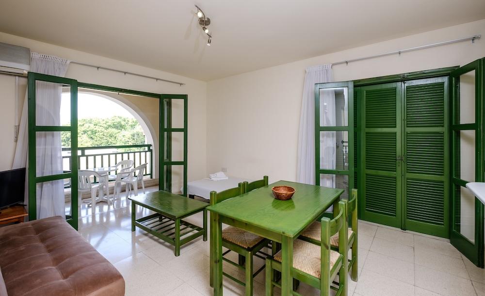 Aparthotel Pandream 3*