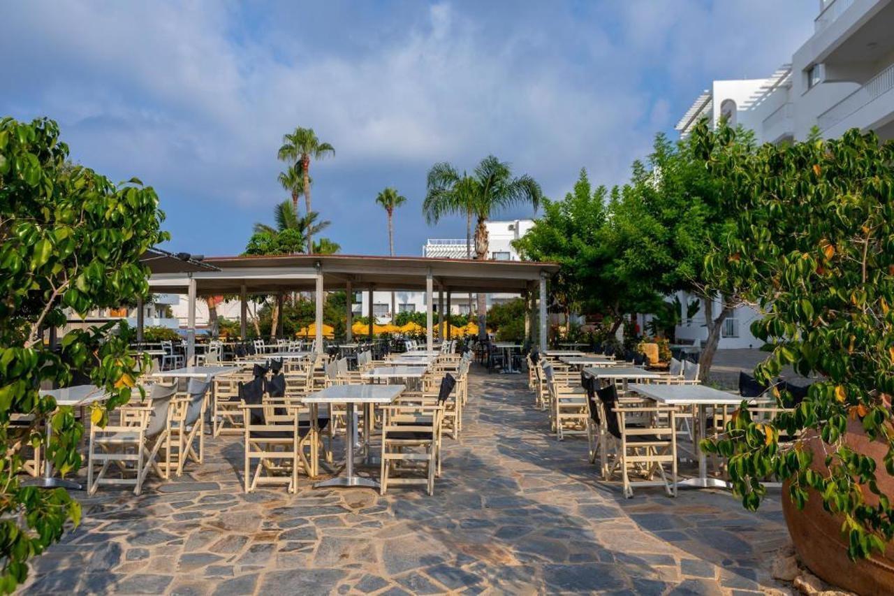 Mayfair Gardens 3*