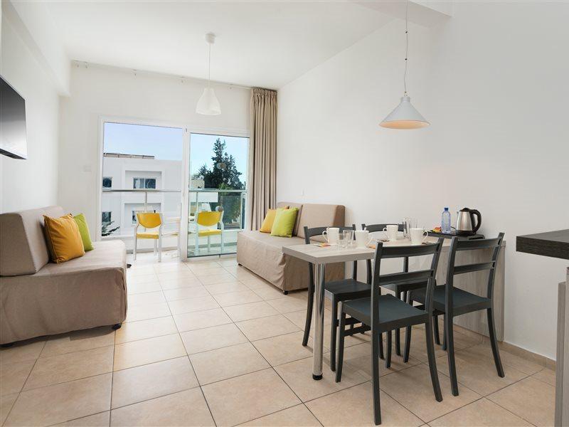 Mayfair Gardens 3*