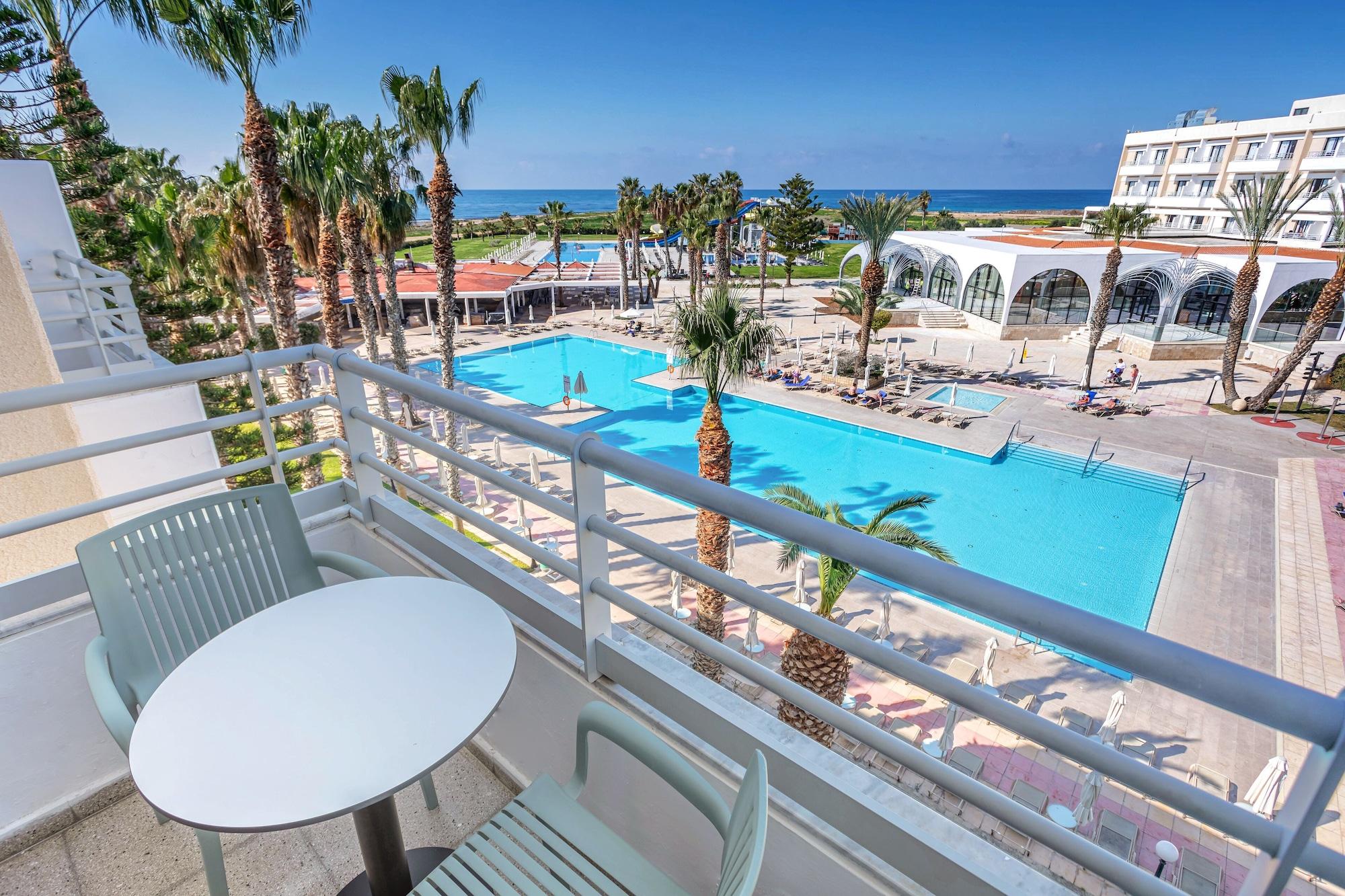 Resort Louis Phaethon