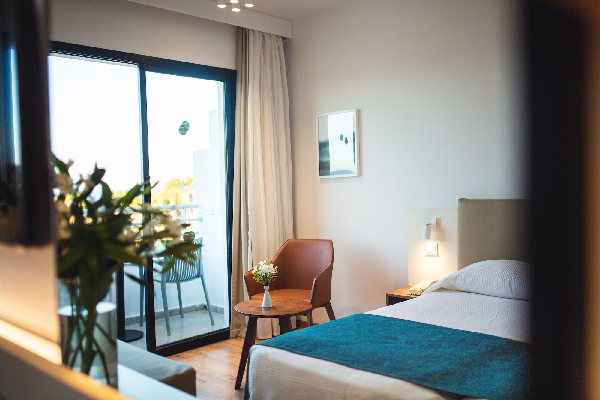Resort Louis Phaethon
