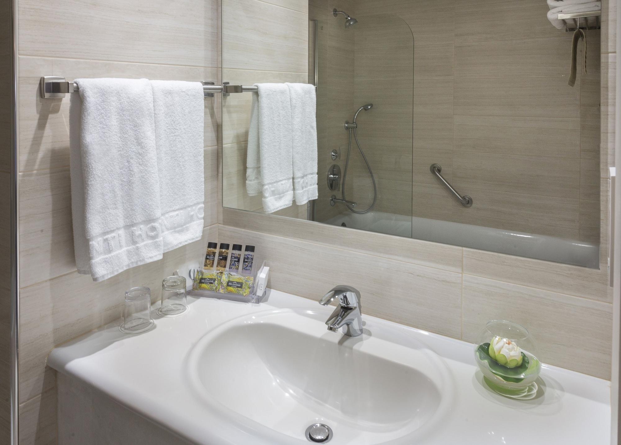 Avanti Hotel 4*