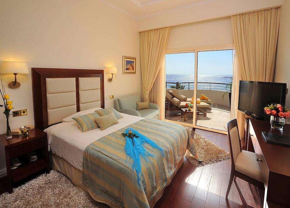 Hotel Alexander The Great Beach 4*