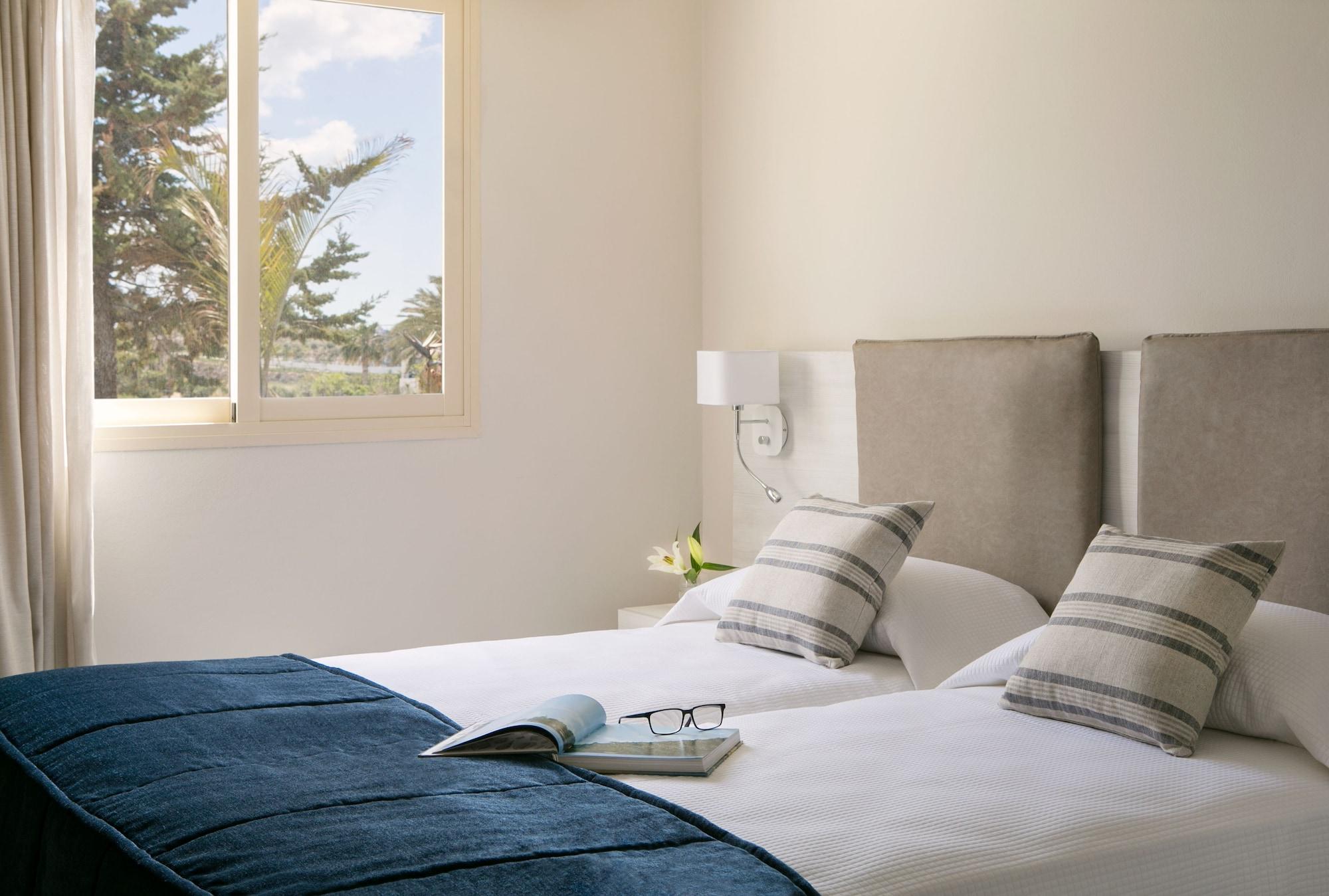 Hotel Louis Paphos Breeze 4*