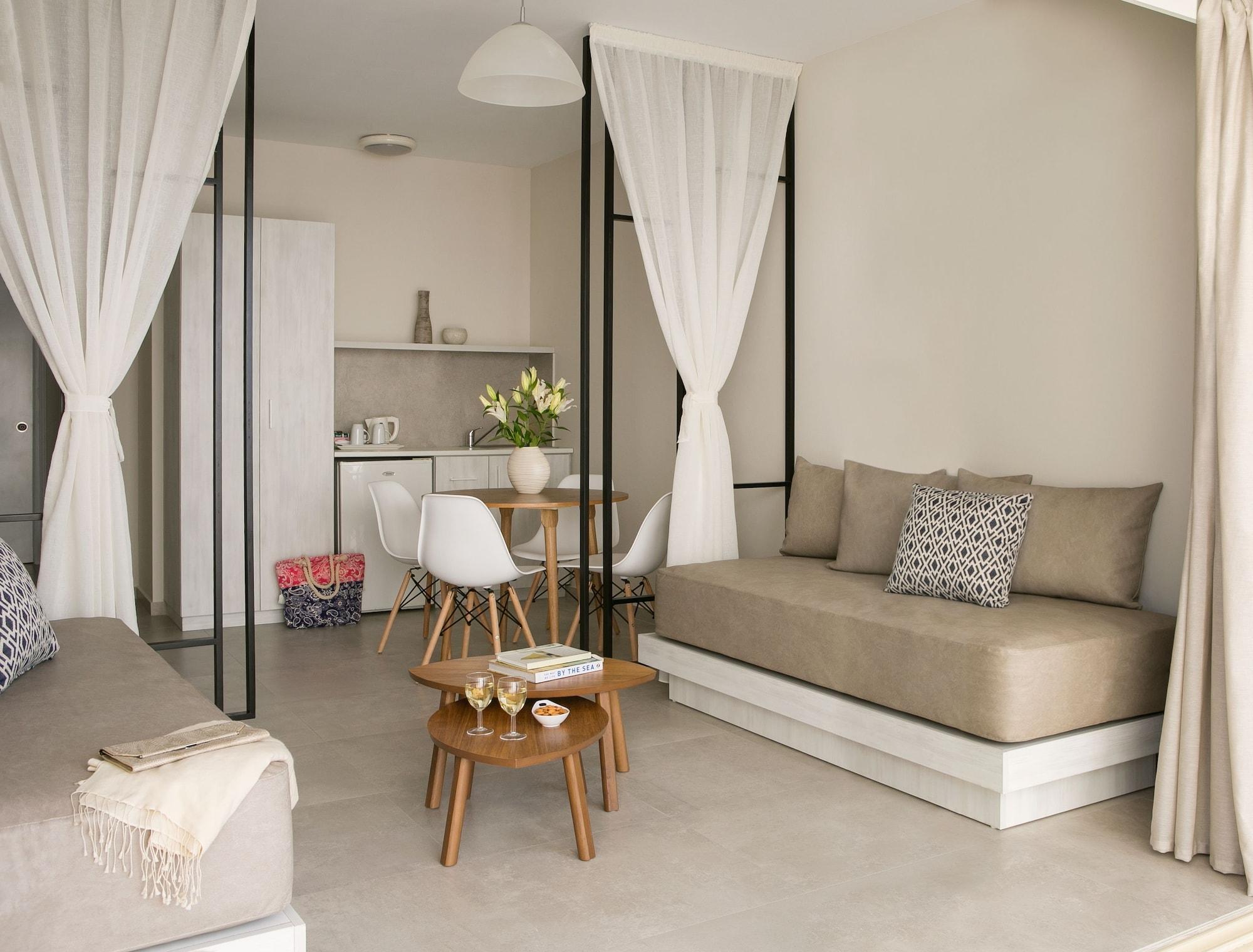 Hotel Louis Paphos Breeze 4*