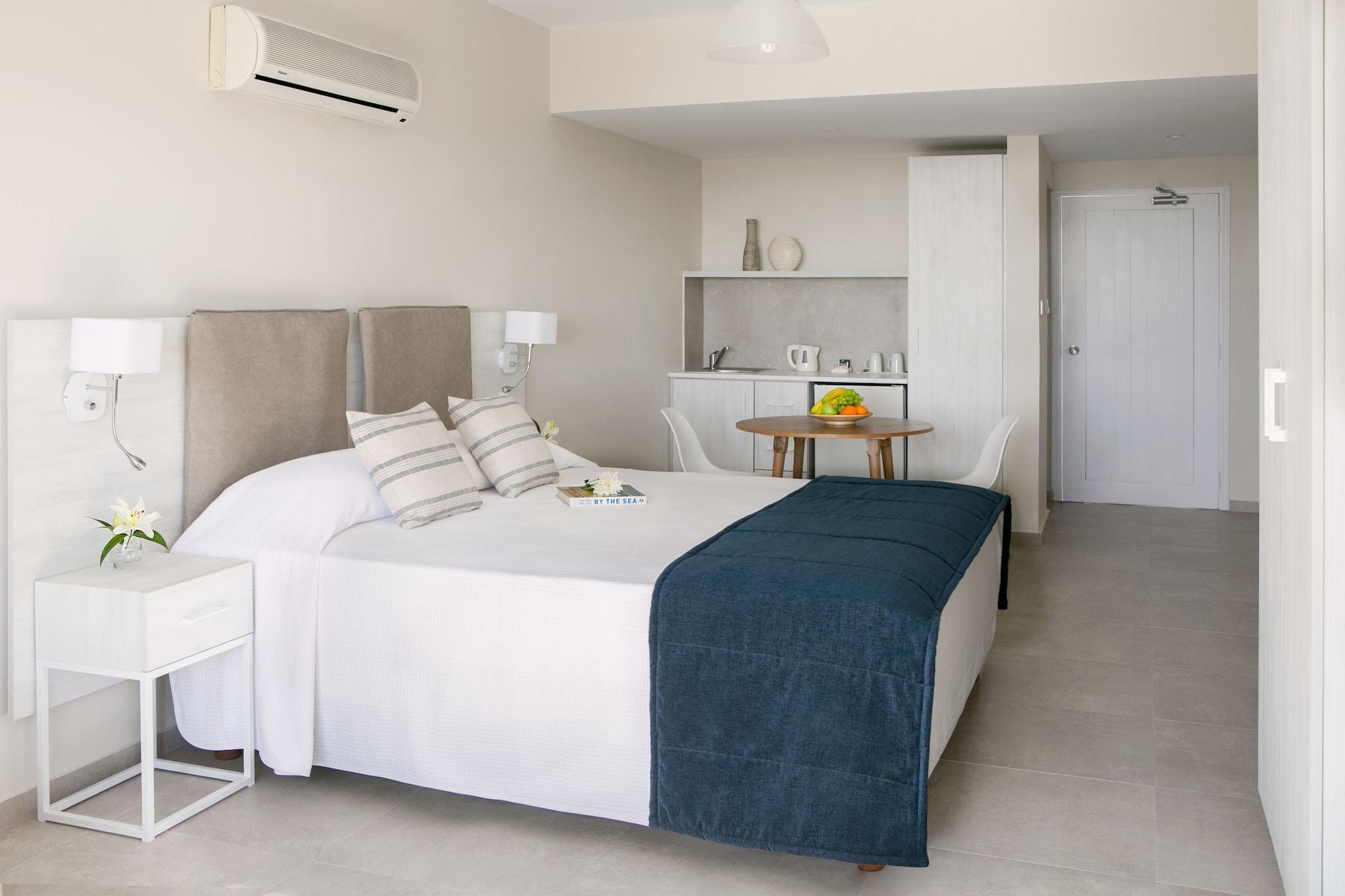 Louis Paphos Breeze Hotel