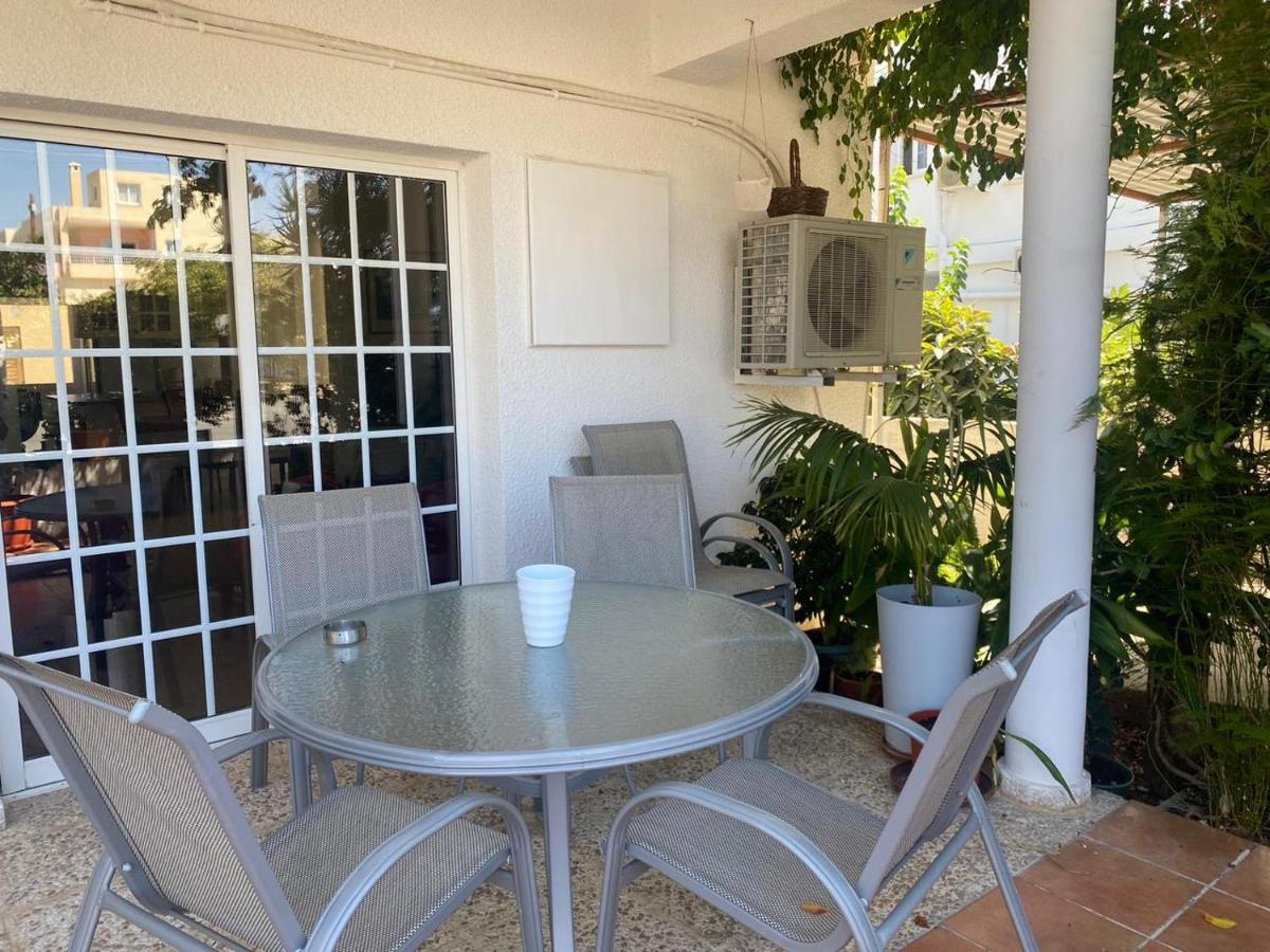 Three Bedroom With Fireplace And Piano *