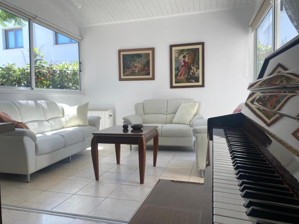 Three Bedroom With Fireplace And Piano Casa de férias Paphos