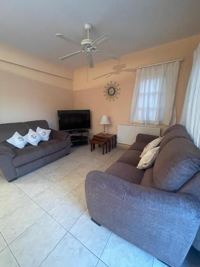 Ferienhaus Three Bedroom House Paphos