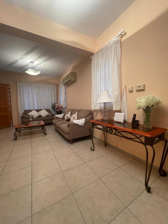 Three Bedroom House Ferienhaus Paphos