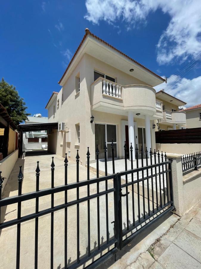 Three Bedroom House Ferienhaus Paphos