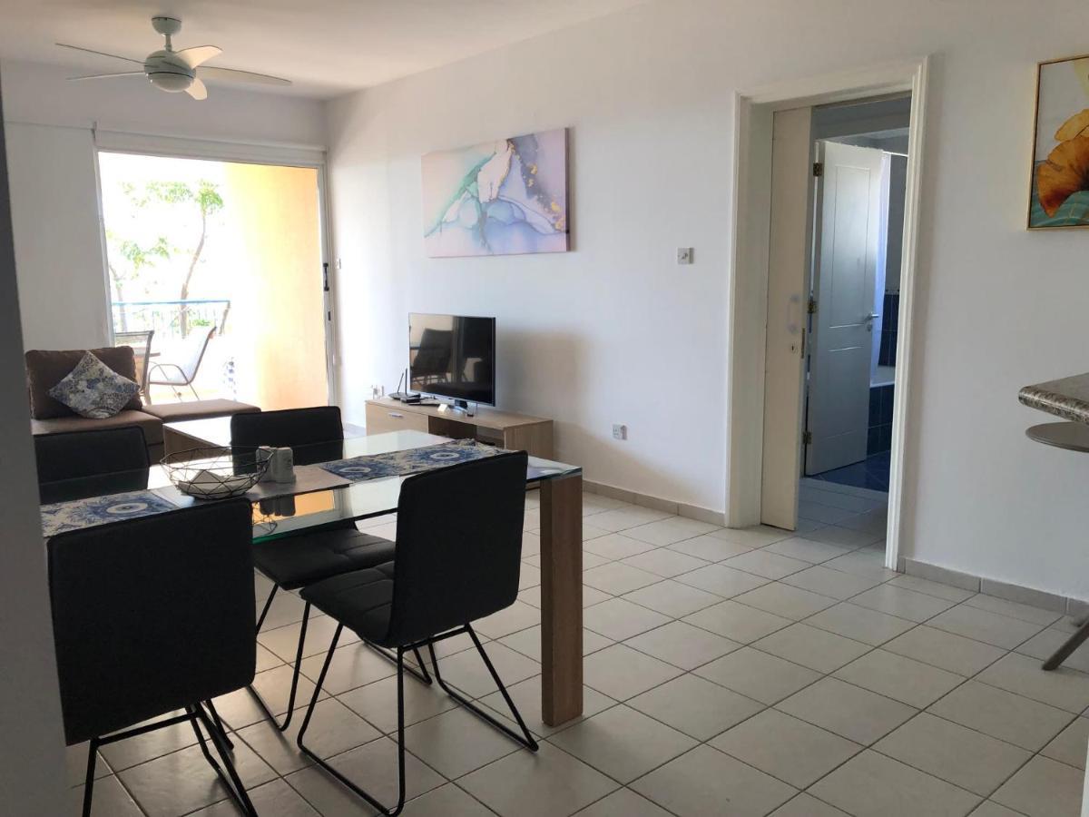 Kings Palace - Spacious 2-bed With Sea Views And Large Patio *