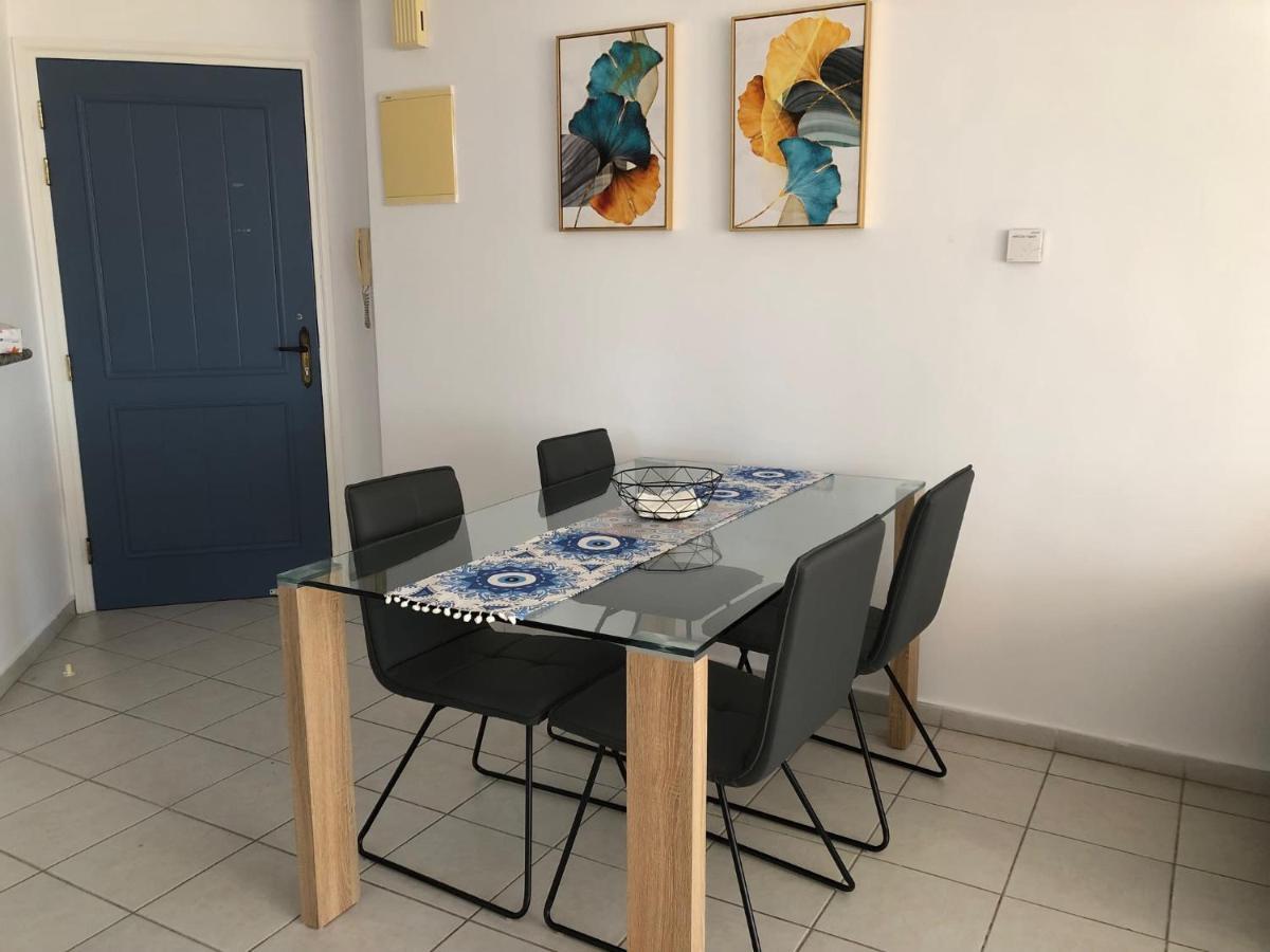 Kings Palace - Spacious 2-bed With Sea Views And Large Patio Apartment