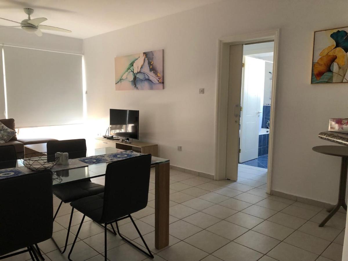 Kings Palace - Spacious 2-bed With Sea Views And Large Patio Apartment *
