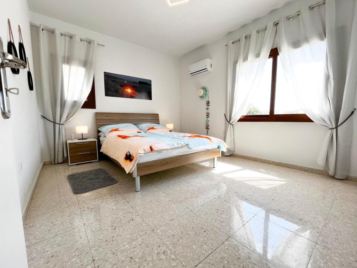 Apartment Modern Only 300m From Famous Venus Paphos
