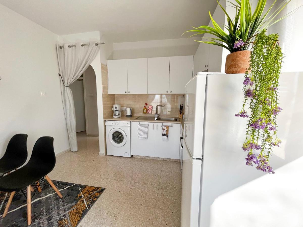 Apartment Modern Only 300m From Famous Venus Paphos