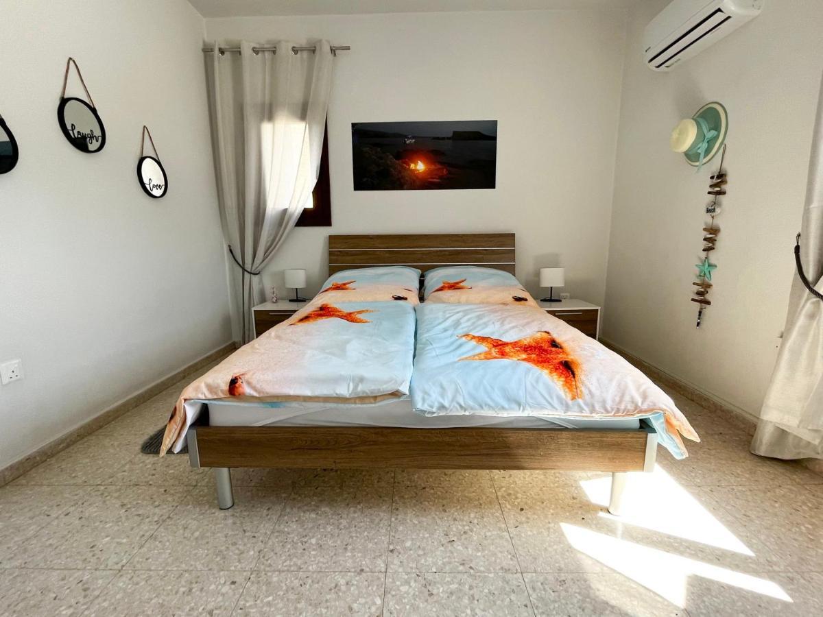 Modern Only 300m From Famous Venus Apartment