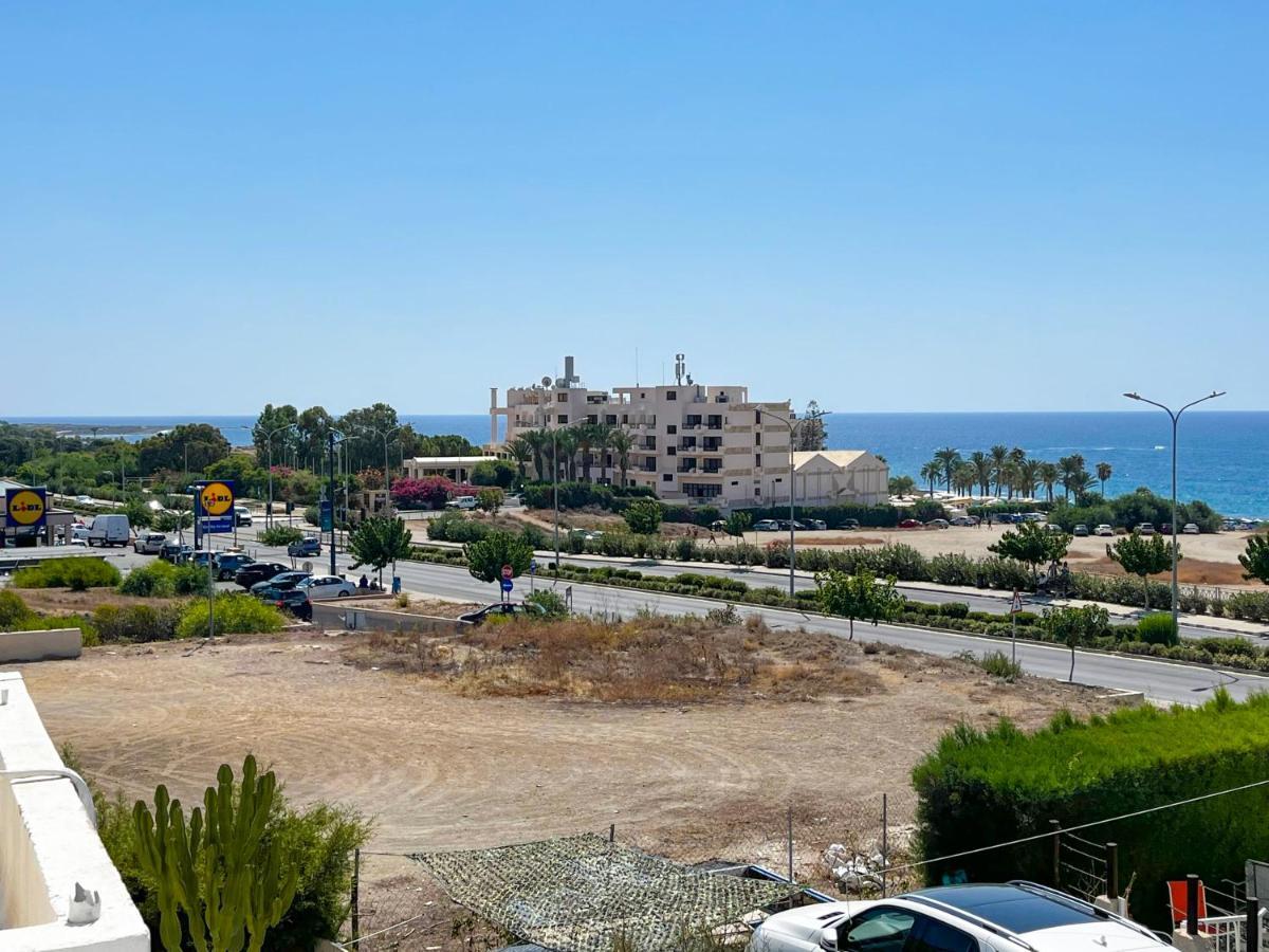 Modern Only 300m From Famous Venus Apartment