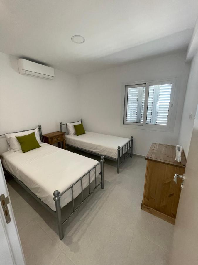 Apartment Lovely 2-bedroom Apartment, Newly Renovated