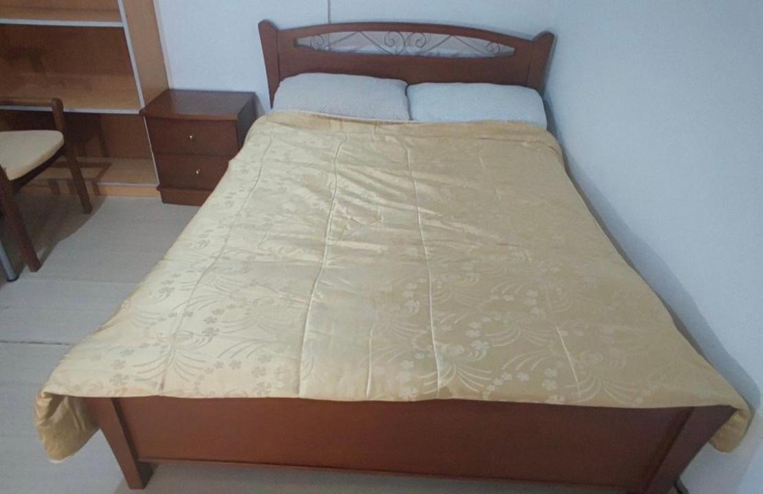 Private Bedroom *