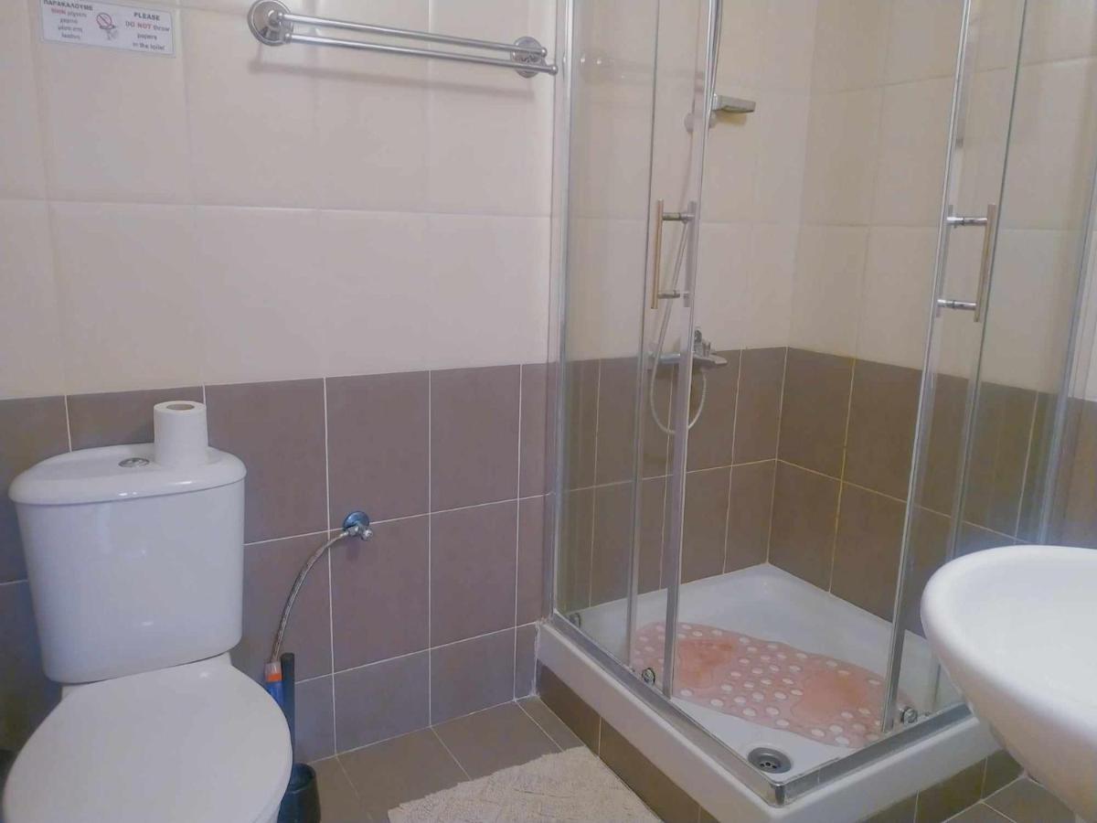 Apartment Kato 400m To The Paphos