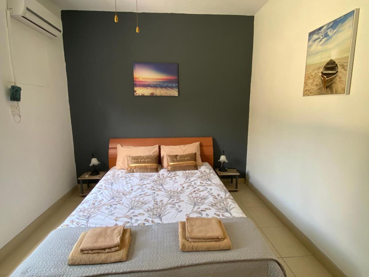Apartment Seaside Private Garden Terrace Bbq And Pool Paphos