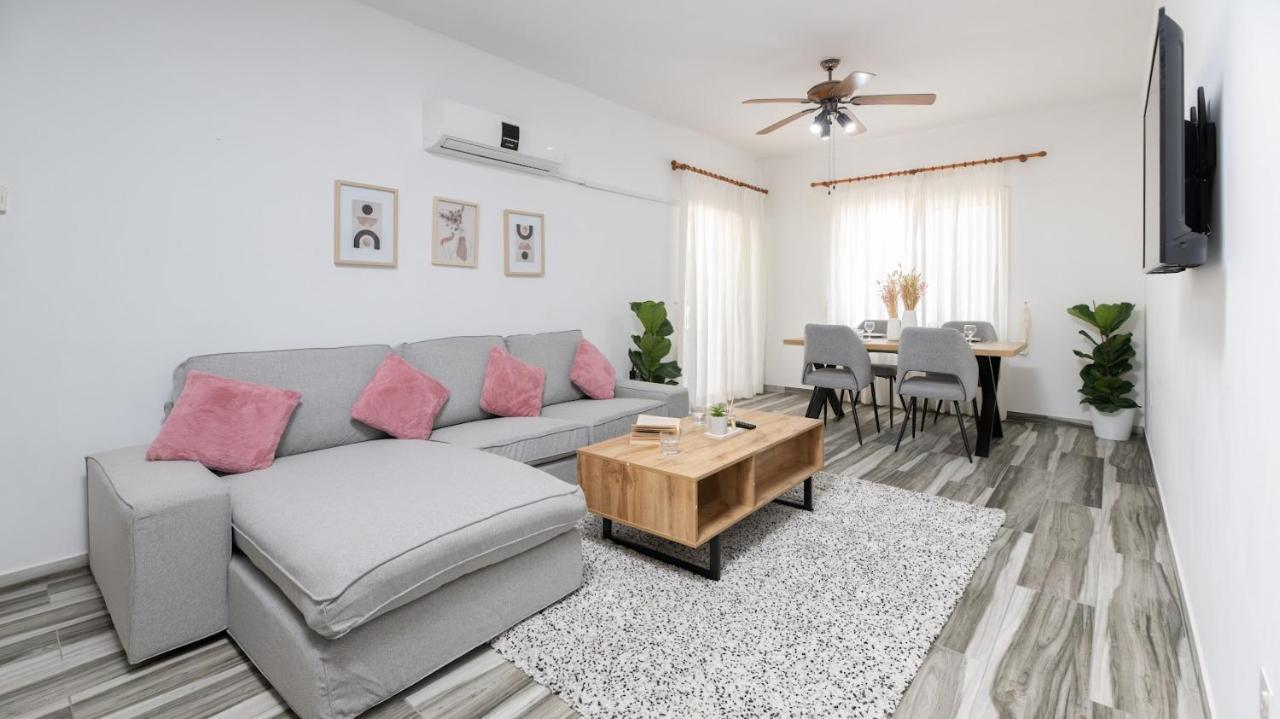 Beautiful In Harbour Paphos, & Close To