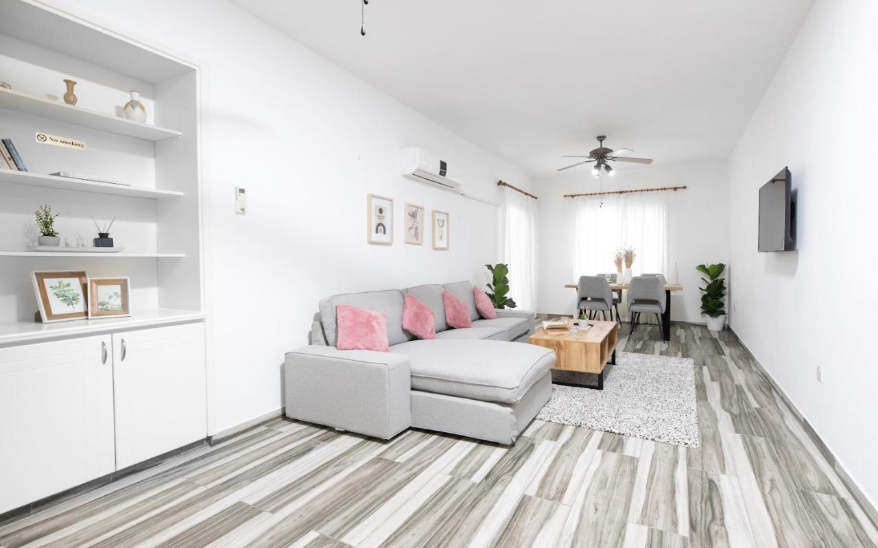 Beautiful In Harbour Paphos, & Close To Apartment Paphos