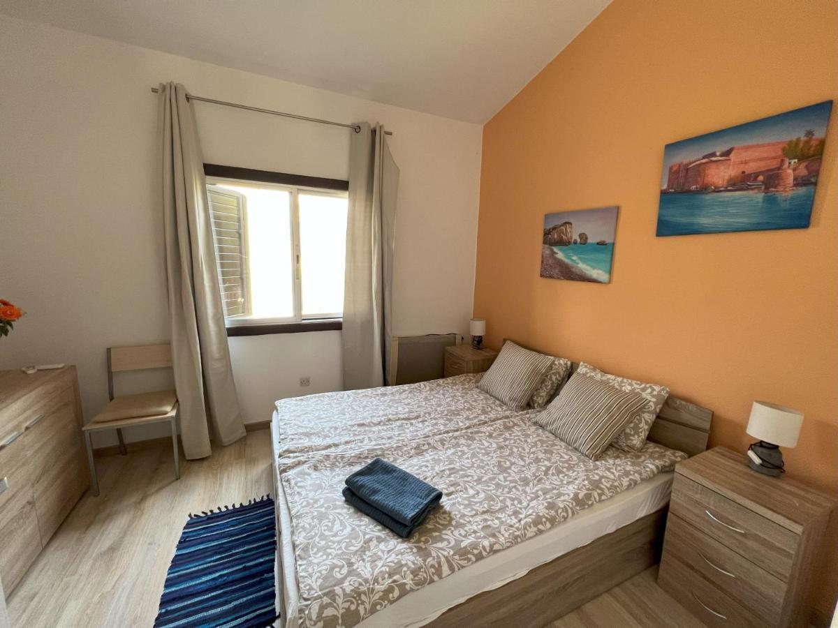 Aphrodite's Gardens Entire Townhouse 400 M To The Sea Holiday home *