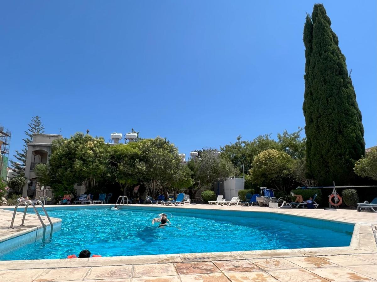 Aphrodite's Gardens Entire Townhouse 400 M To The Sea Paphos