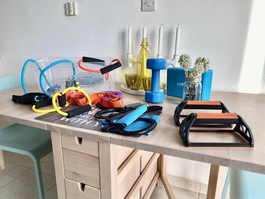 Ev Zin - Modern, Cozy, 1 Bed, Pool, 2 Balconies, A105 Apartment *