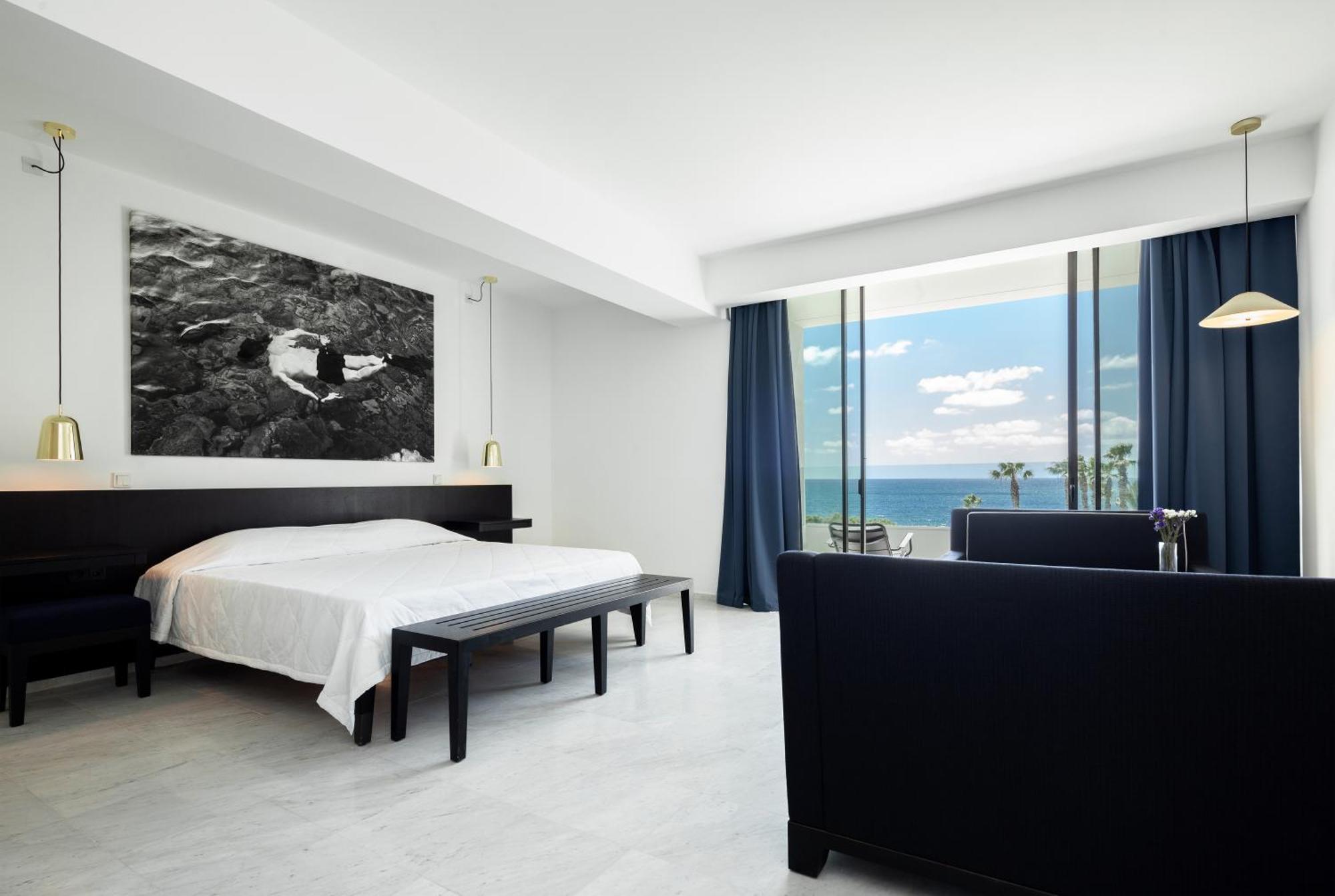Hotel Almyra 5*