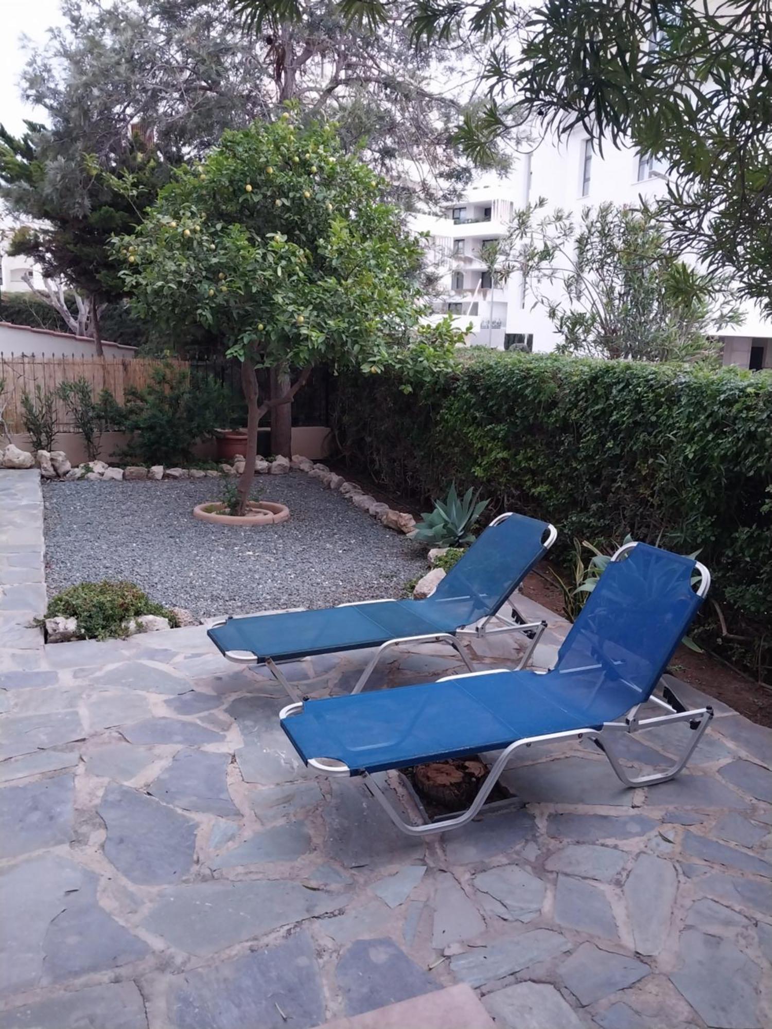 Kings With Private Garden Apartment