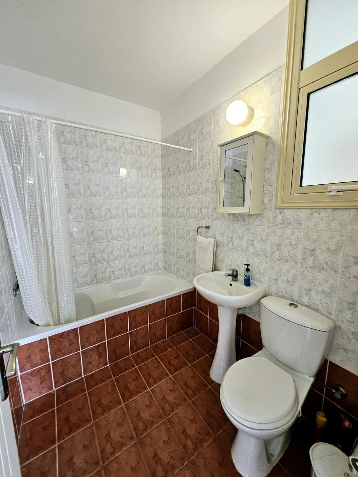 Delightful Poolside Apartment Paphos