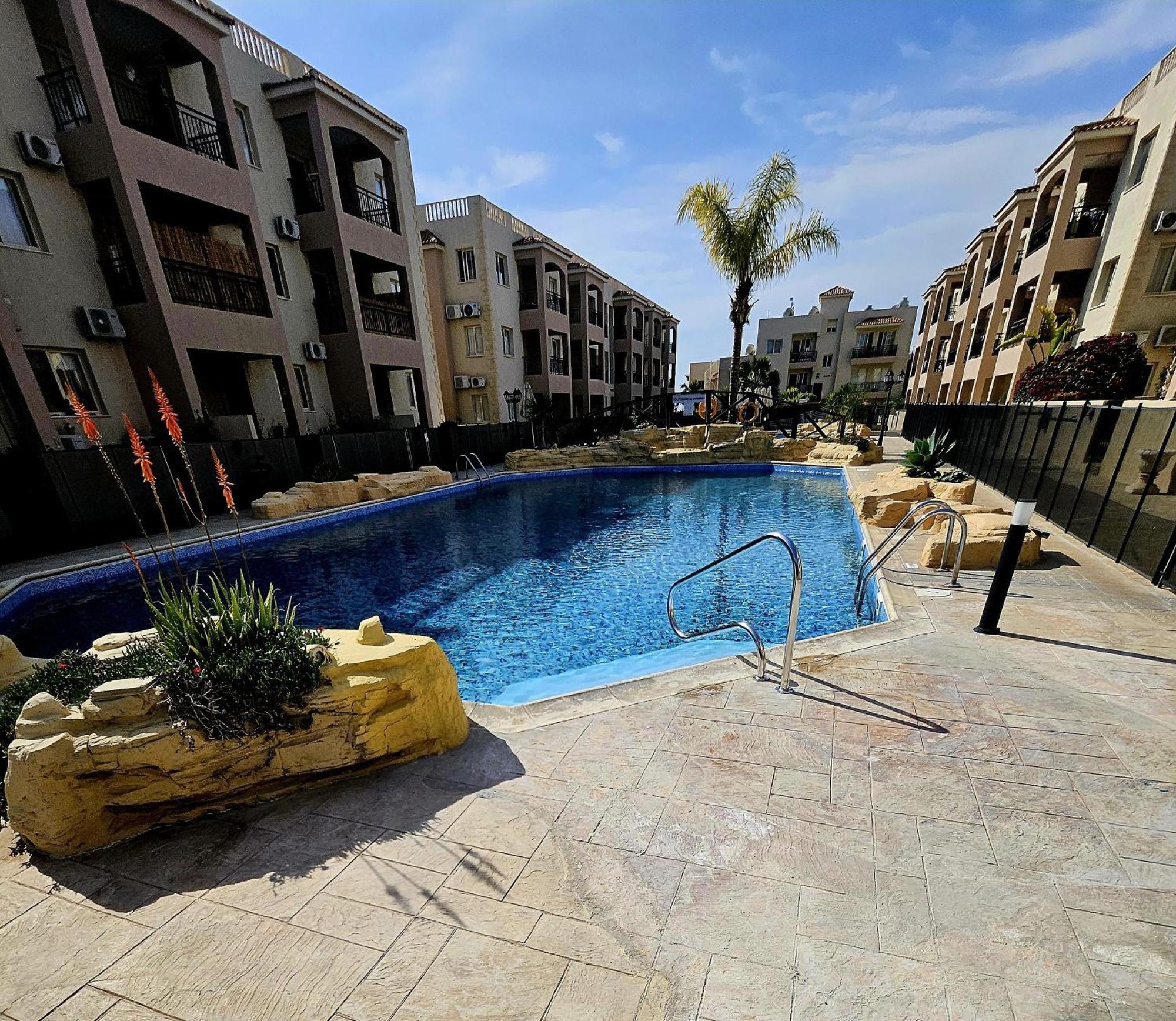 Delightful Poolside Apartment
