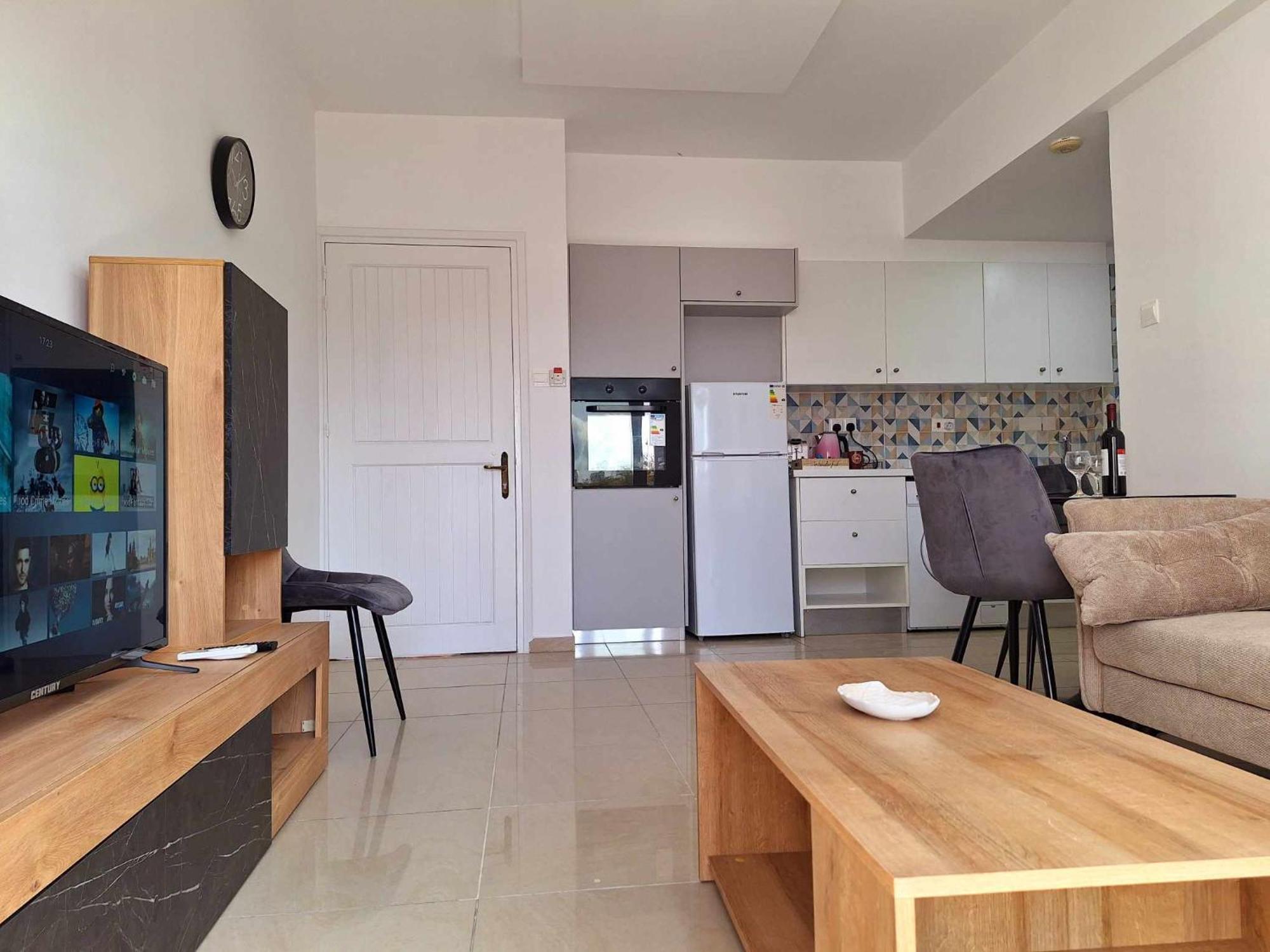 Stylish Kato Close To & Vibrant Harbor Life *