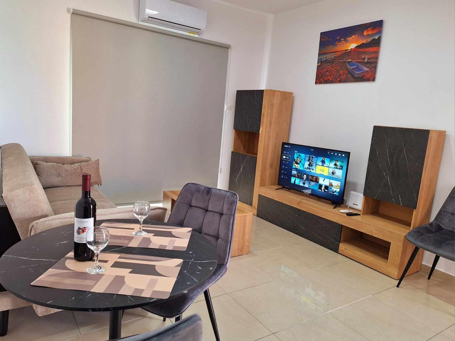 Stylish Kato Close To & Vibrant Harbor Life Apartment *