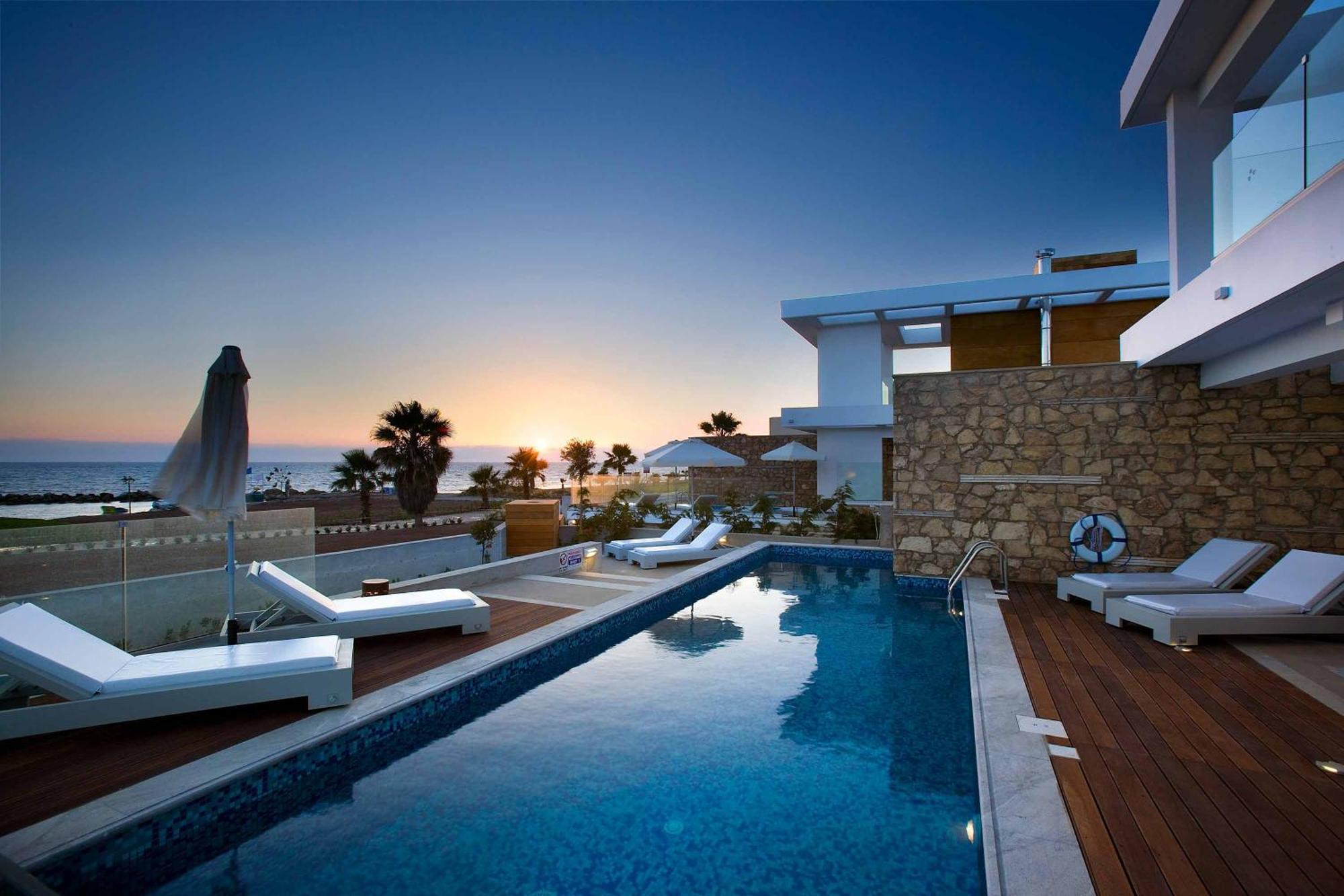Cyan Paphos