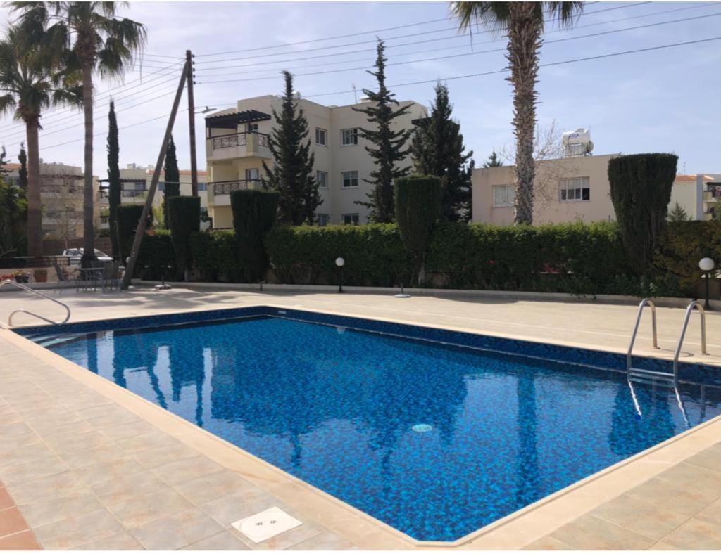 Pool-side 2 Bedroom In Apartment *