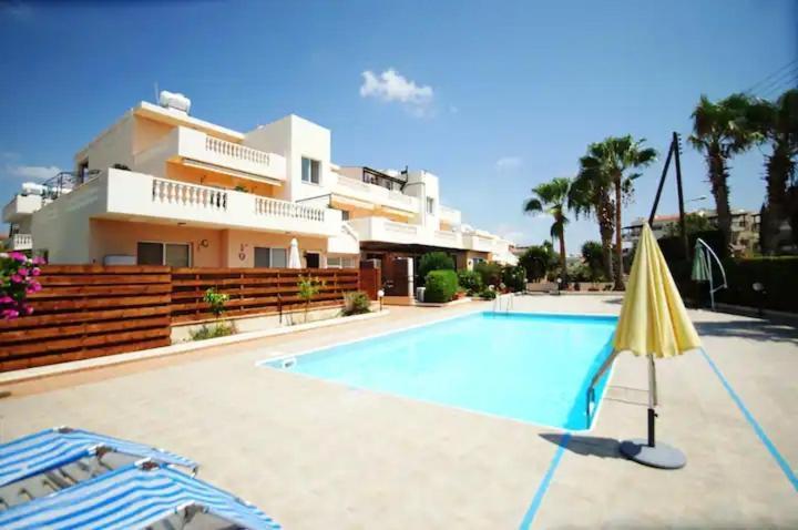 Apartment Pool-side 2 Bedroom In