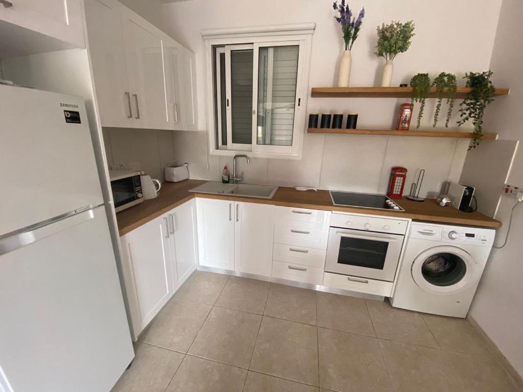 Apartment Pool-side 2 Bedroom In