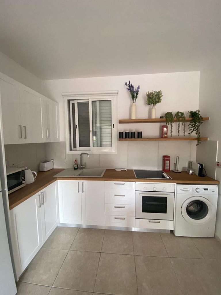 Pool-side 2 Bedroom In *