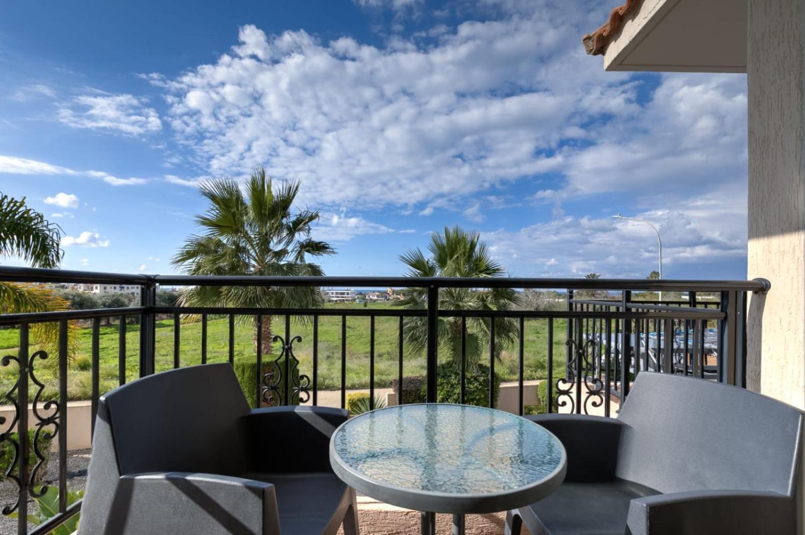 Sunny View - A Stunning With Private Rooftop *